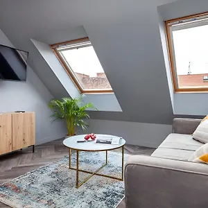 Oomph Deluxe Ruska Apartament